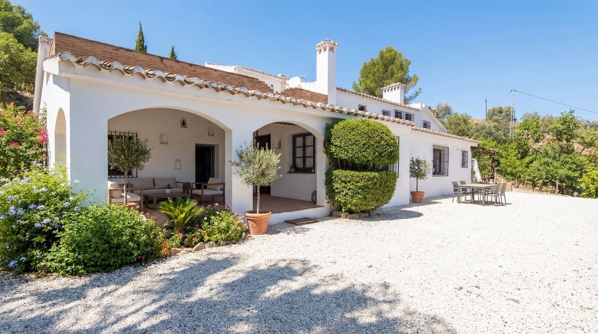 Finca/Casa Rural de 9 habitaciones en Villanueva del Rosario en venta con piscina garaje - 780.000 € (Ref: 10128648)