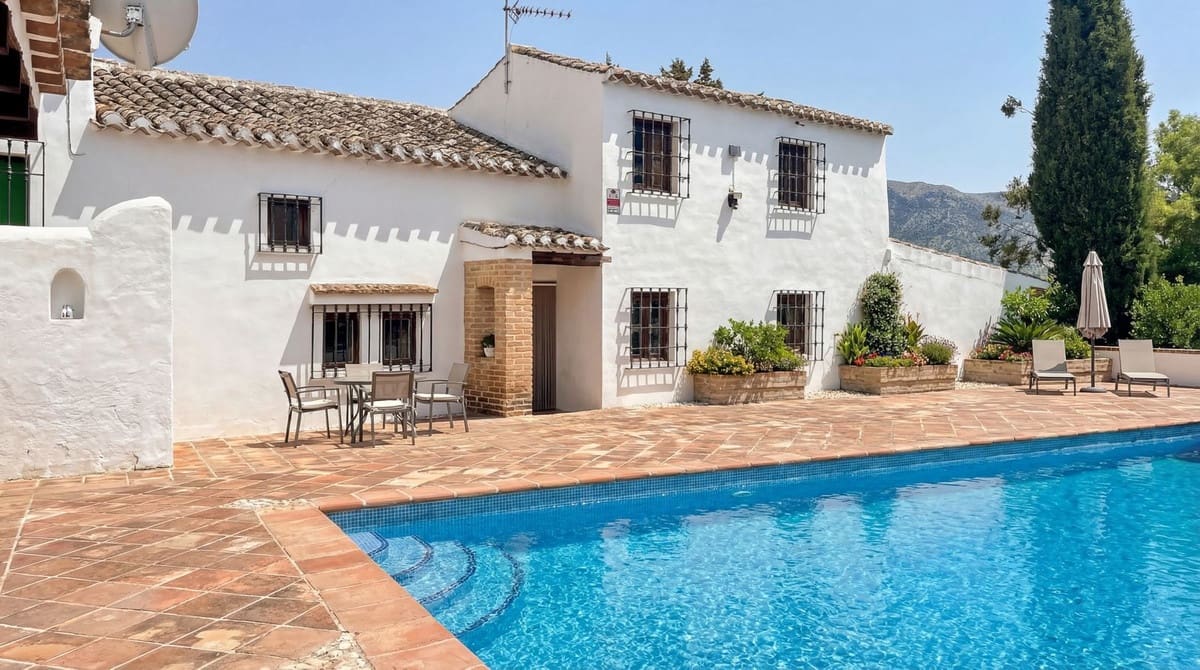 Finca/Casa Rural de 9 habitaciones en Villanueva del Rosario en venta con piscina garaje - 780.000 € (Ref: 10128648)