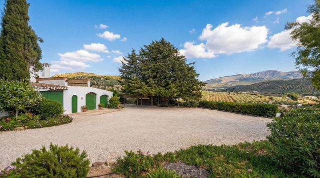 Finca/Casa Rural de 9 habitaciones en Villanueva del Rosario en venta con piscina garaje - 780.000 € (Ref: 10128648)