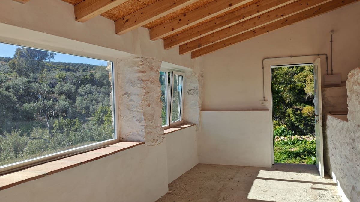 Finca/Casa Rural de 4 habitaciones en Casarabonela en venta con piscina garaje - 395.000 € (Ref: 10128650)