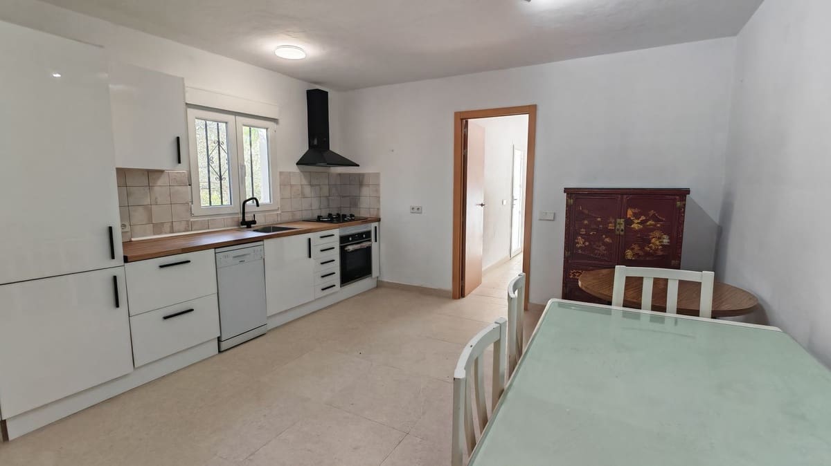 Finca/Casa Rural de 4 habitaciones en Casarabonela en venta con piscina garaje - 395.000 € (Ref: 10128650)