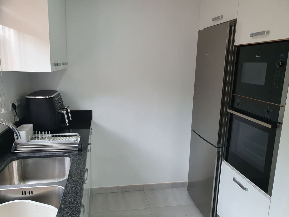2 soverom Leilighet til salgs i El Paraiso med svømmebasseng garasje - € 425 000 (Ref: 10128654)