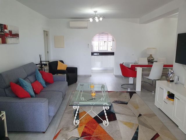 2 soverom Leilighet til salgs i El Paraiso, Estepona med svømmebasseng garasje - € 425 000 (Ref: 10128654)
