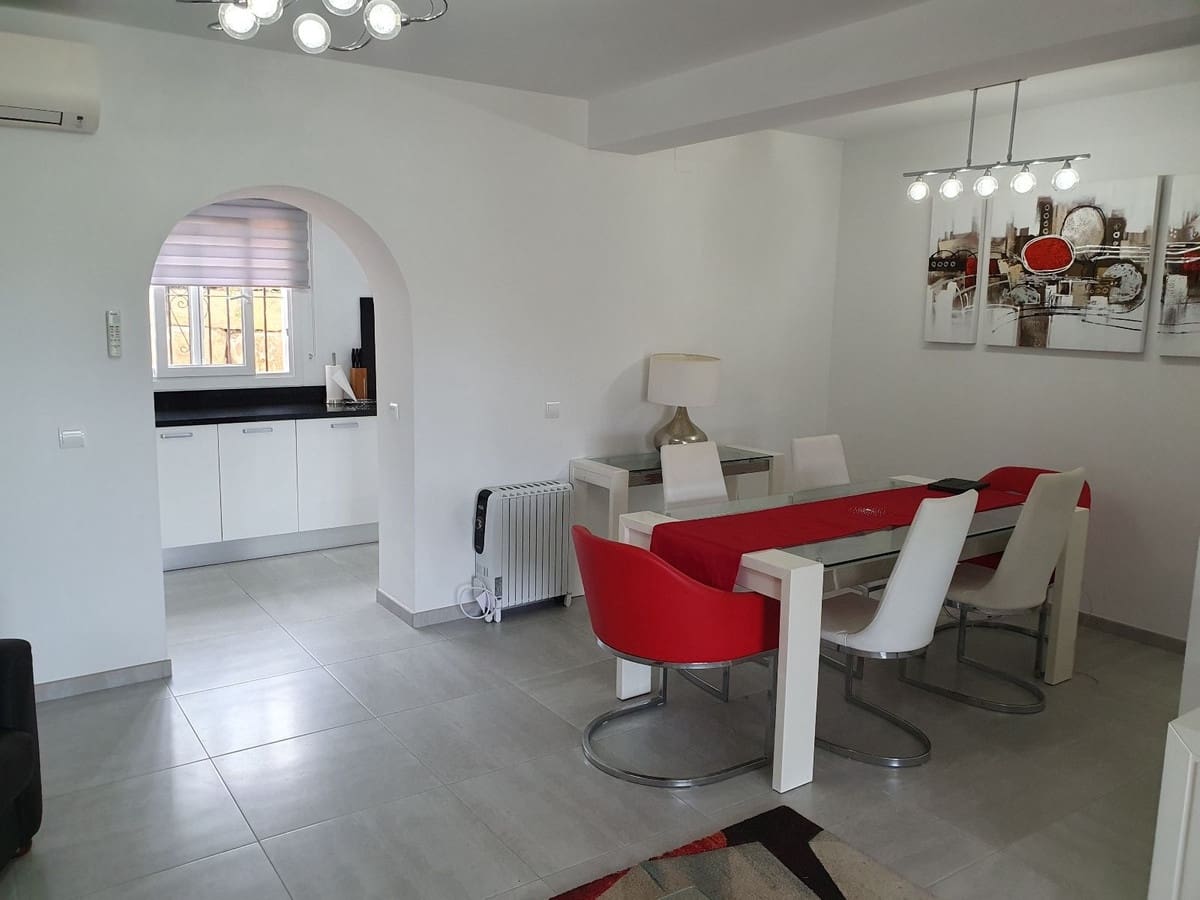 2 soverom Leilighet til salgs i El Paraiso med svømmebasseng garasje - € 425 000 (Ref: 10128654)