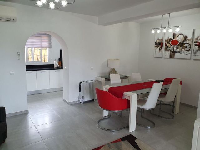 2 soverom Leilighet til salgs i El Paraiso, Estepona med svømmebasseng garasje - € 425 000 (Ref: 10128654)