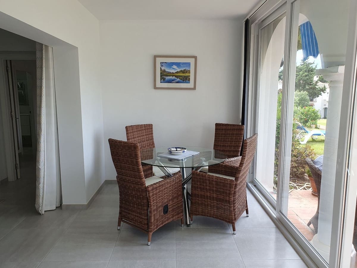2 soverom Leilighet til salgs i El Paraiso med svømmebasseng garasje - € 425 000 (Ref: 10128654)