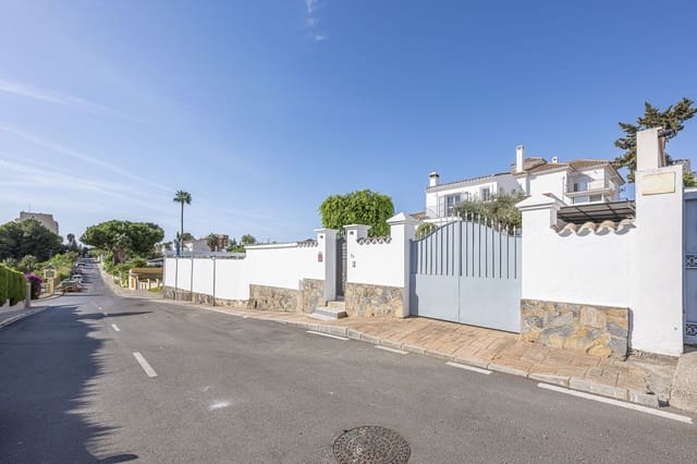 3 quarto Moradia para venda em El Padrón, Estepona com piscina garagem - 879 000 € (Ref: 10128655)
