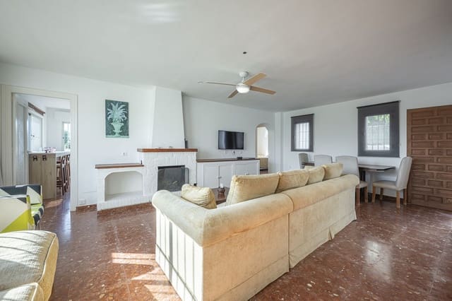 3 quarto Moradia para venda em El Padrón, Estepona com piscina garagem - 879 000 € (Ref: 10128655)