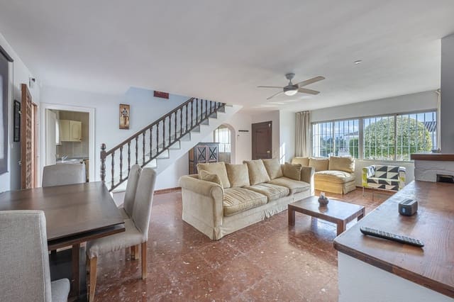 3 quarto Moradia para venda em El Padrón, Estepona com piscina garagem - 879 000 € (Ref: 10128655)