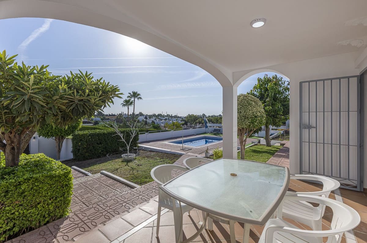 3 quarto Moradia para venda em El Padron com piscina garagem - 879 000 € (Ref: 10128655)