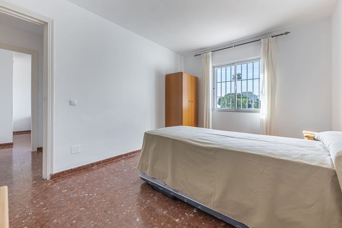 3 quarto Moradia para venda em El Padron com piscina garagem - 879 000 € (Ref: 10128655)