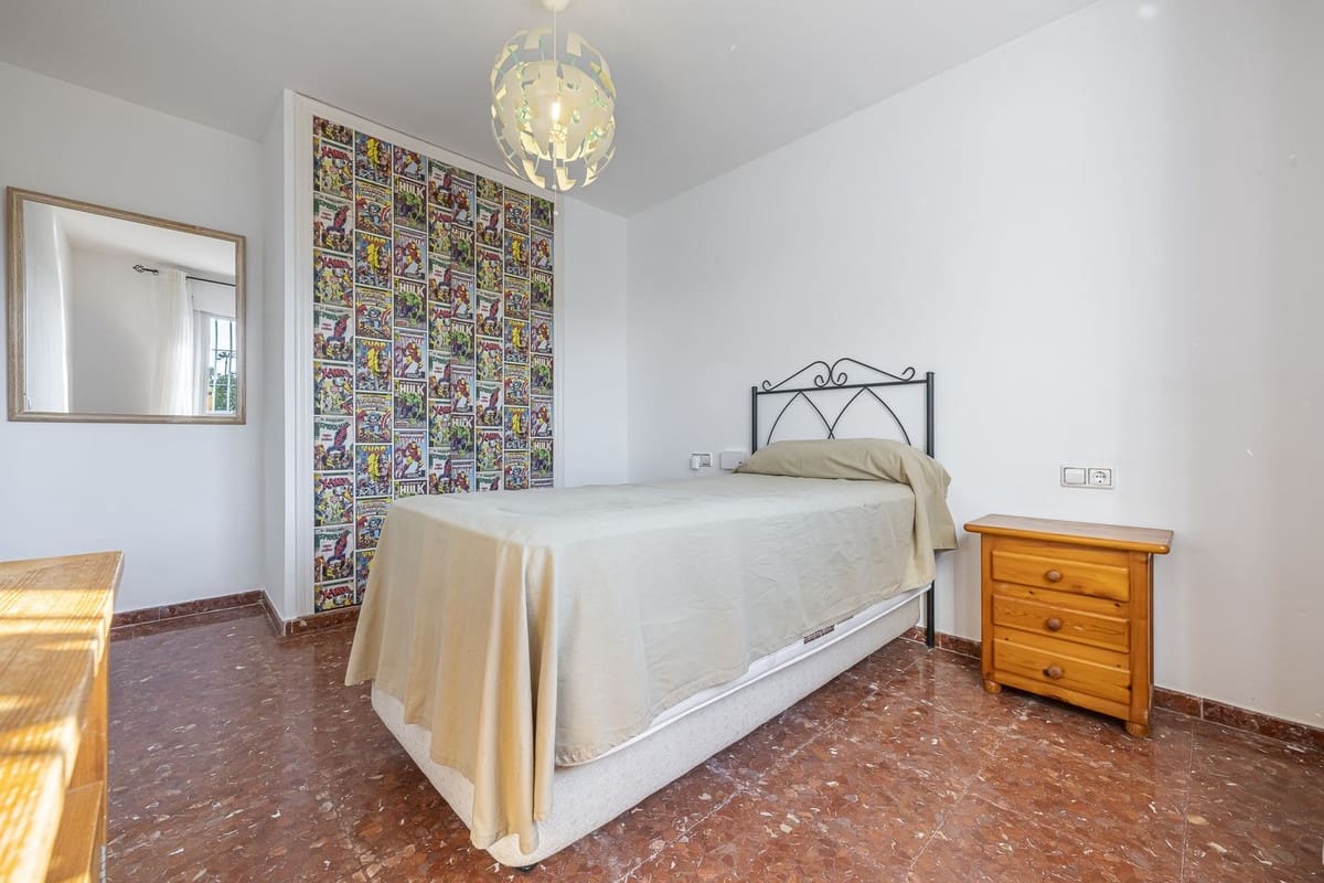 3 quarto Moradia para venda em El Padron com piscina garagem - 879 000 € (Ref: 10128655)