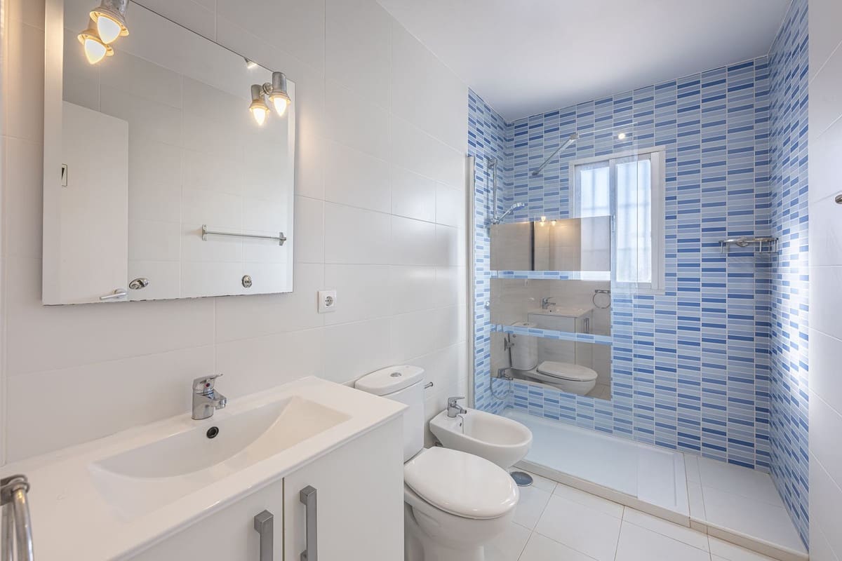 3 quarto Moradia para venda em El Padron com piscina garagem - 879 000 € (Ref: 10128655)
