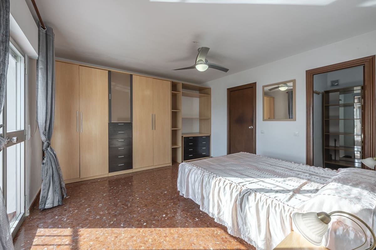 3 quarto Moradia para venda em El Padron com piscina garagem - 879 000 € (Ref: 10128655)