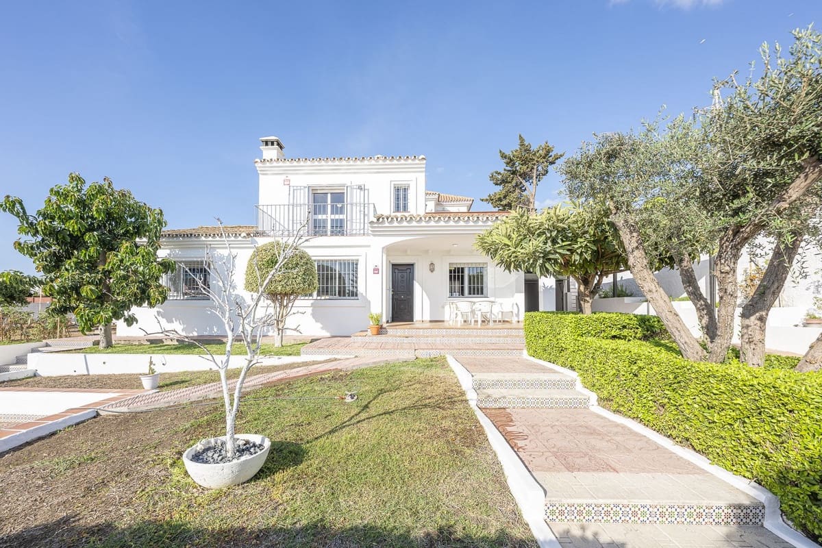 3 quarto Moradia para venda em El Padron com piscina garagem - 879 000 € (Ref: 10128655)