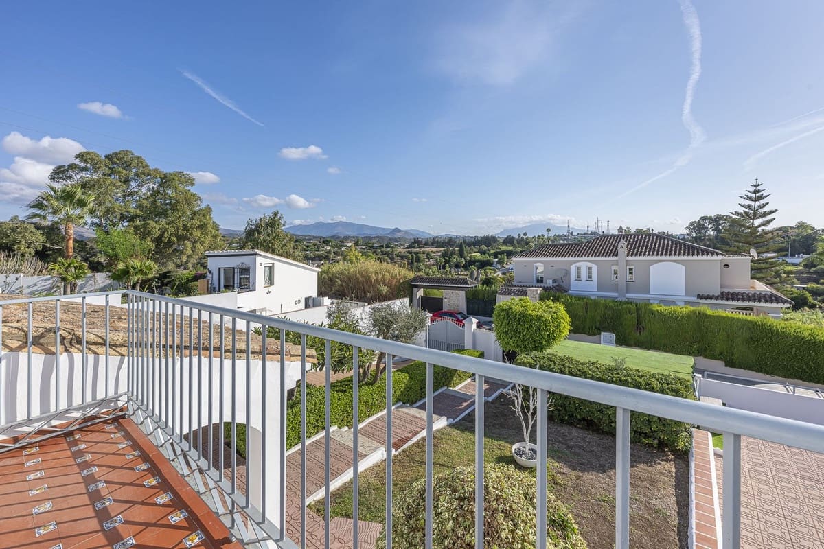 3 quarto Moradia para venda em El Padron com piscina garagem - 879 000 € (Ref: 10128655)