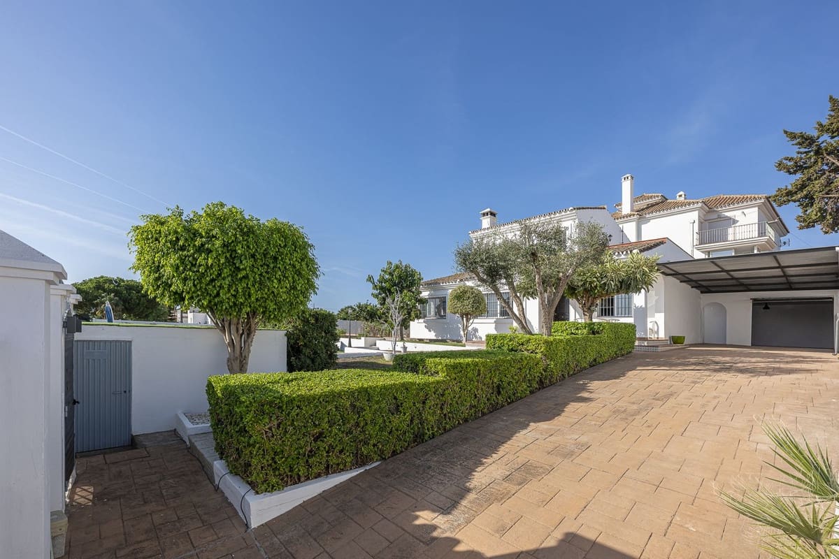 3 quarto Moradia para venda em El Padron com piscina garagem - 879 000 € (Ref: 10128655)