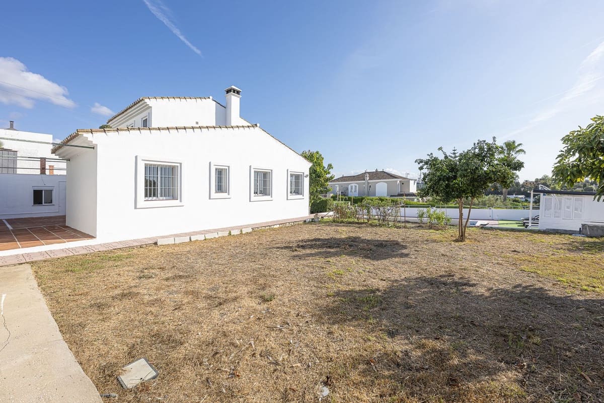 3 quarto Moradia para venda em El Padron com piscina garagem - 879 000 € (Ref: 10128655)