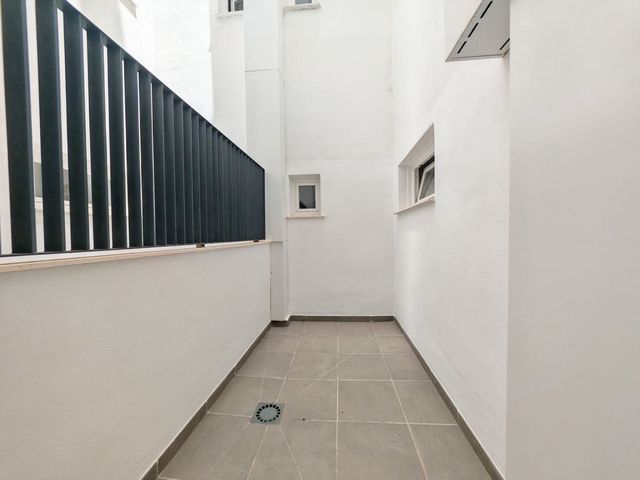 2 soverom Leilighet til salgs i Los Pacos, Fuengirola med svømmebasseng garasje - € 440 000 (Ref: 10128656)