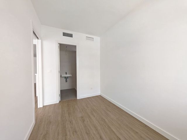 2 soverom Leilighet til salgs i Los Pacos, Fuengirola med svømmebasseng garasje - € 440 000 (Ref: 10128656)