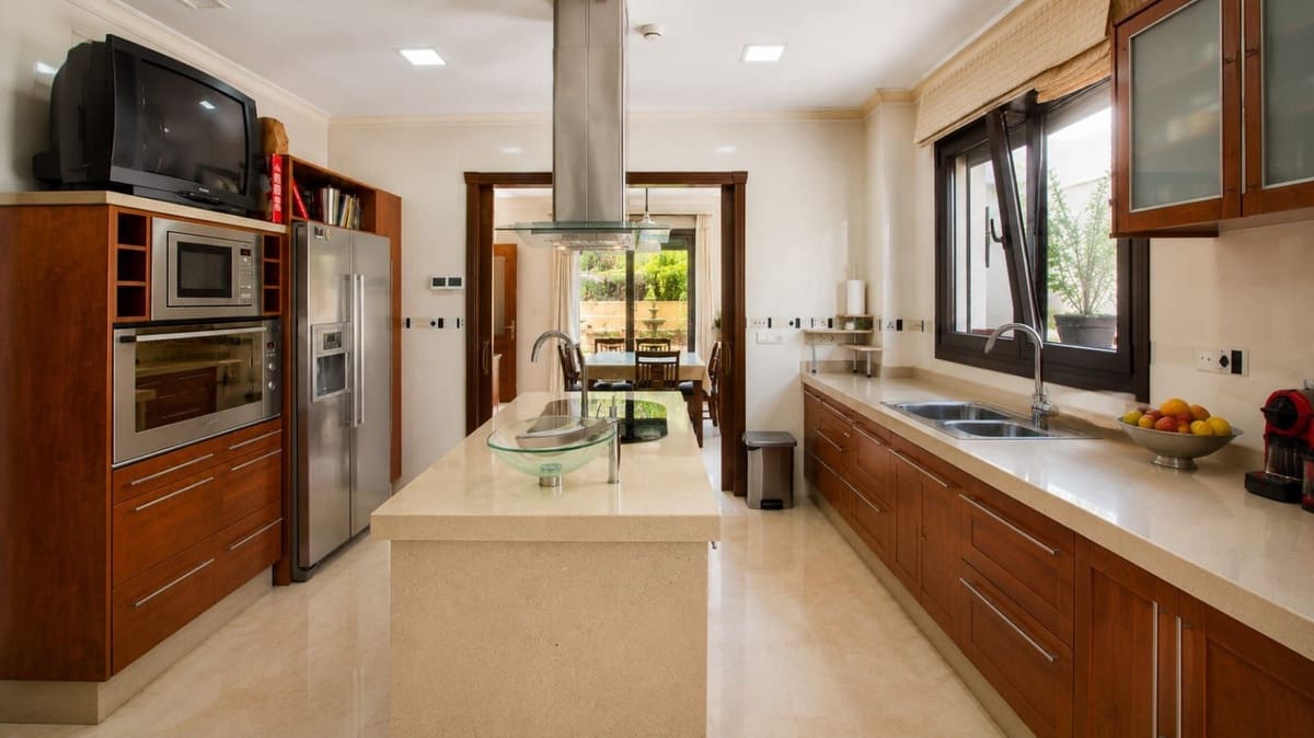6 slaapkamer Villa te koop in Ronda met zwembad garage - € 650.000 (Ref: 10128661)