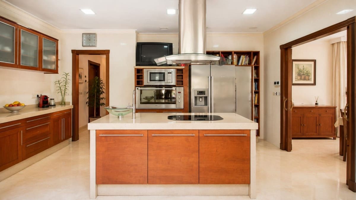 6 slaapkamer Villa te koop in Ronda met zwembad garage - € 650.000 (Ref: 10128661)