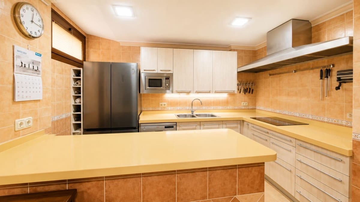 6 slaapkamer Villa te koop in Ronda met zwembad garage - € 650.000 (Ref: 10128661)