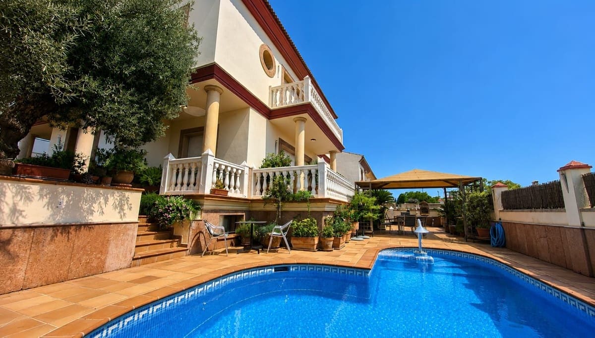 6 slaapkamer Villa te koop in Ronda met zwembad garage - € 650.000 (Ref: 10128661)