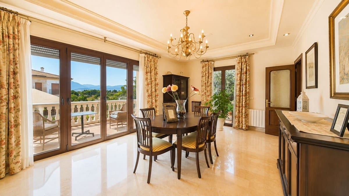 6 slaapkamer Villa te koop in Ronda met zwembad garage - € 650.000 (Ref: 10128661)