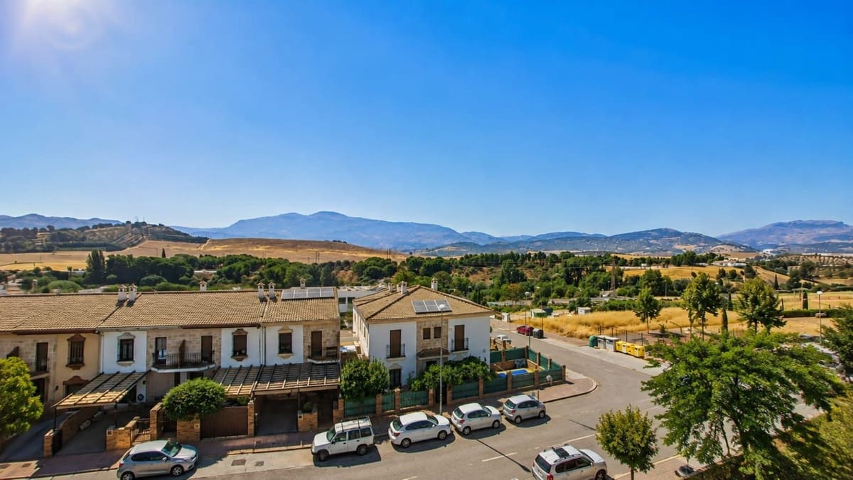 6 slaapkamer Villa te koop in Ronda met zwembad garage - € 650.000 (Ref: 10128661)