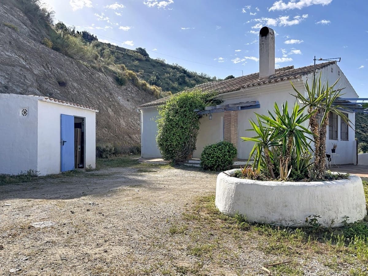 4 sovrum Finca/Hus på landet till salu i Canillas de Aceituno med pool garage - 260 000 € (Ref: 10128667)