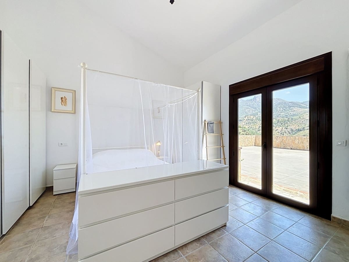 3 quarto Moradia para venda em Canillas de Aceituno com garagem - 485 000 € (Ref: 10128669)