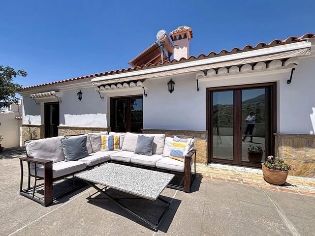 3 quarto Moradia para venda em Canillas de Aceituno com garagem - 485 000 € (Ref: 10128669)