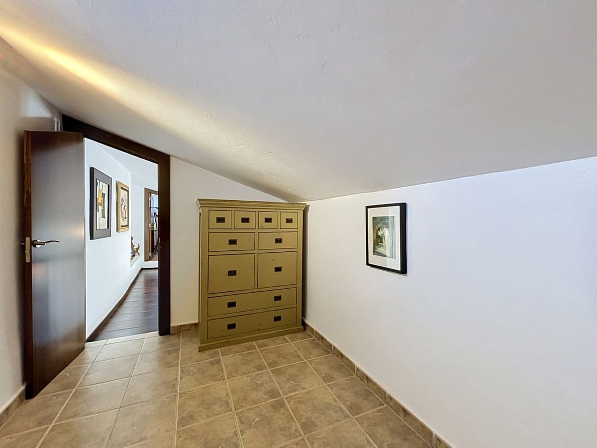 3 quarto Moradia para venda em Canillas de Aceituno com garagem - 485 000 € (Ref: 10128669)
