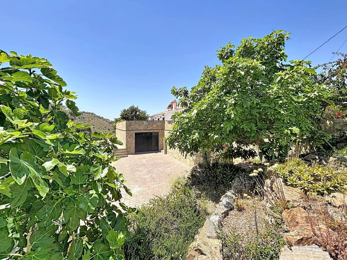 3 quarto Moradia para venda em Canillas de Aceituno com garagem - 485 000 € (Ref: 10128669)