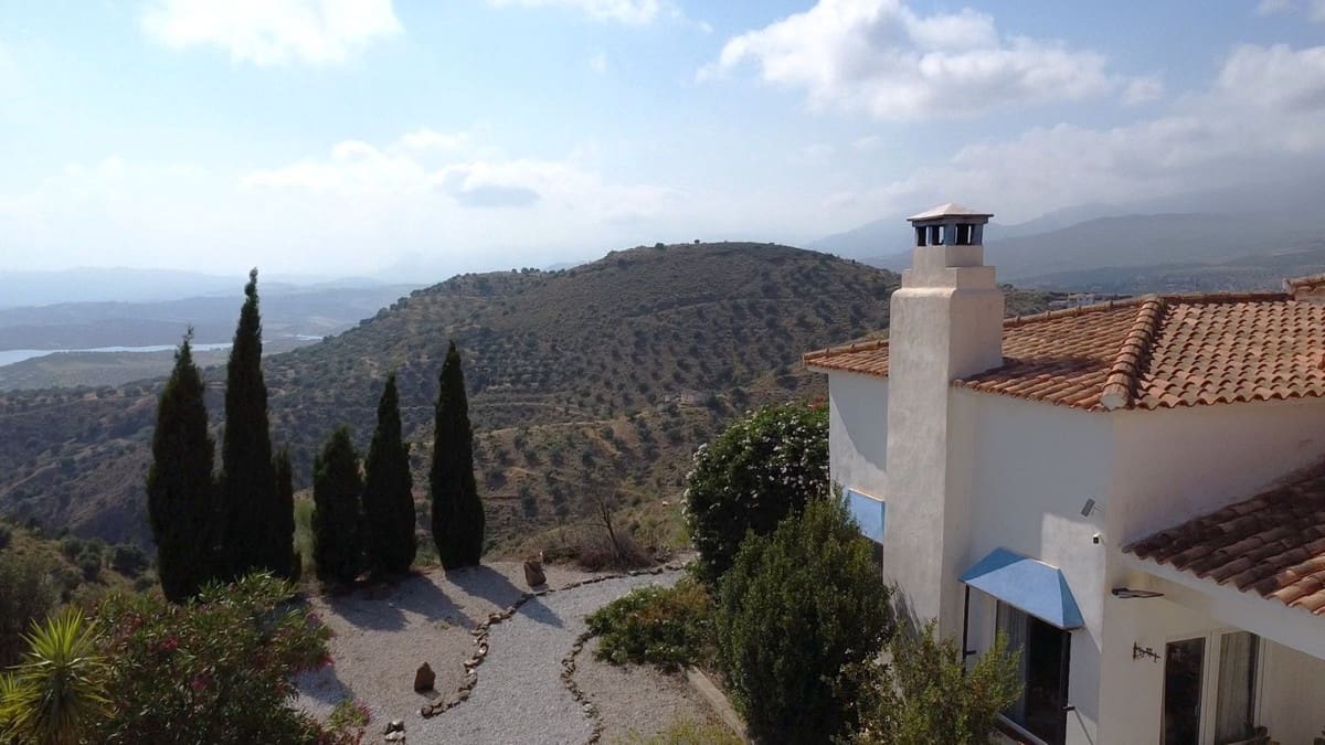4 quarto Moradia para venda em Canillas de Aceituno com garagem - 449 000 € (Ref: 10128670)
