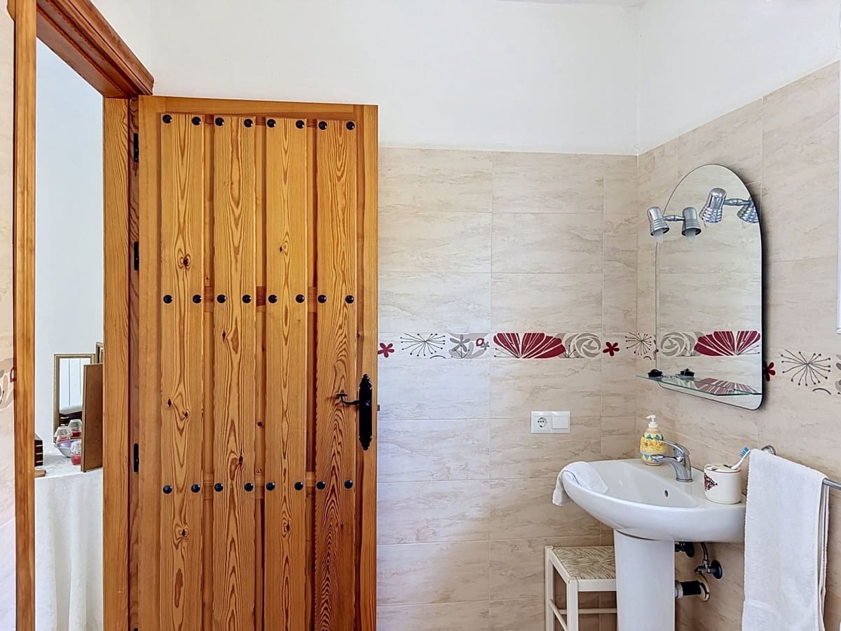 4 quarto Moradia para venda em Canillas de Aceituno com garagem - 449 000 € (Ref: 10128670)