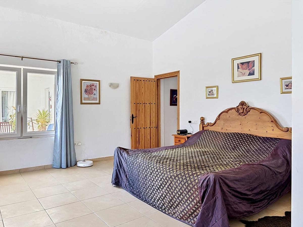 4 quarto Moradia para venda em Canillas de Aceituno com garagem - 449 000 € (Ref: 10128670)