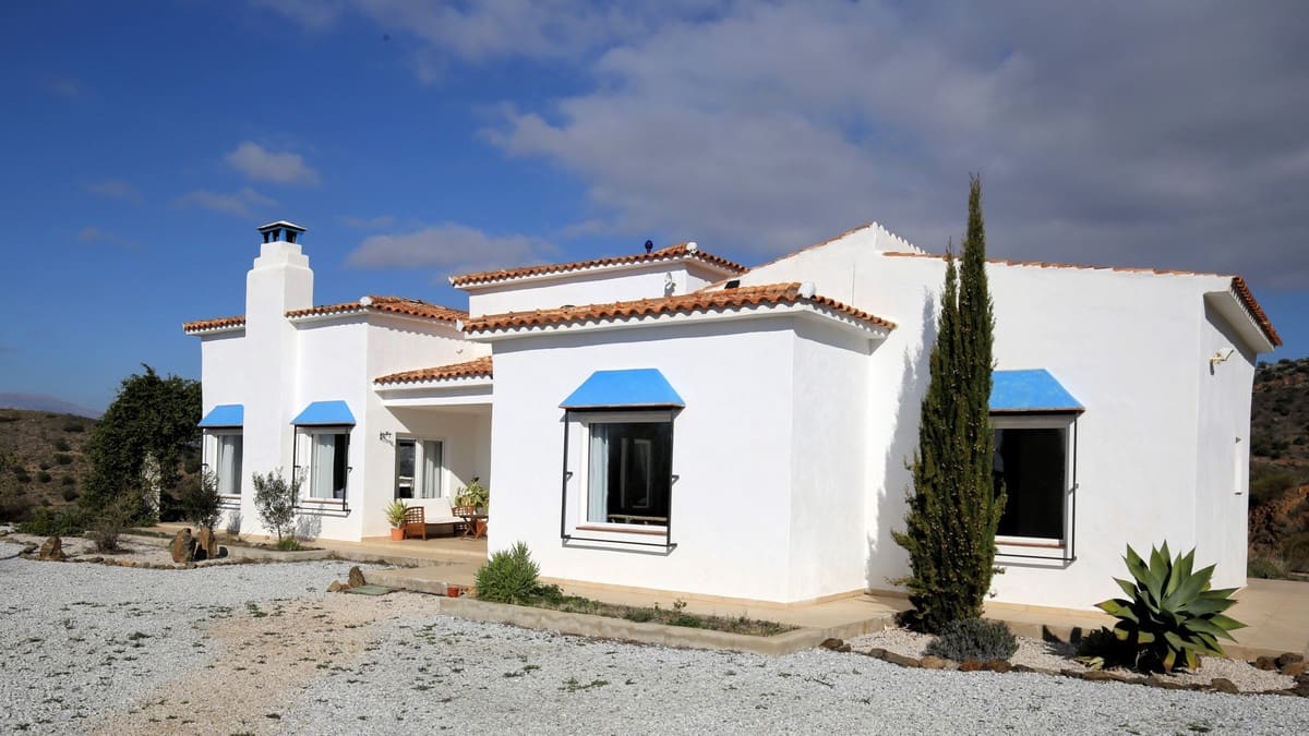 4 quarto Moradia para venda em Canillas de Aceituno com garagem - 449 000 € (Ref: 10128670)