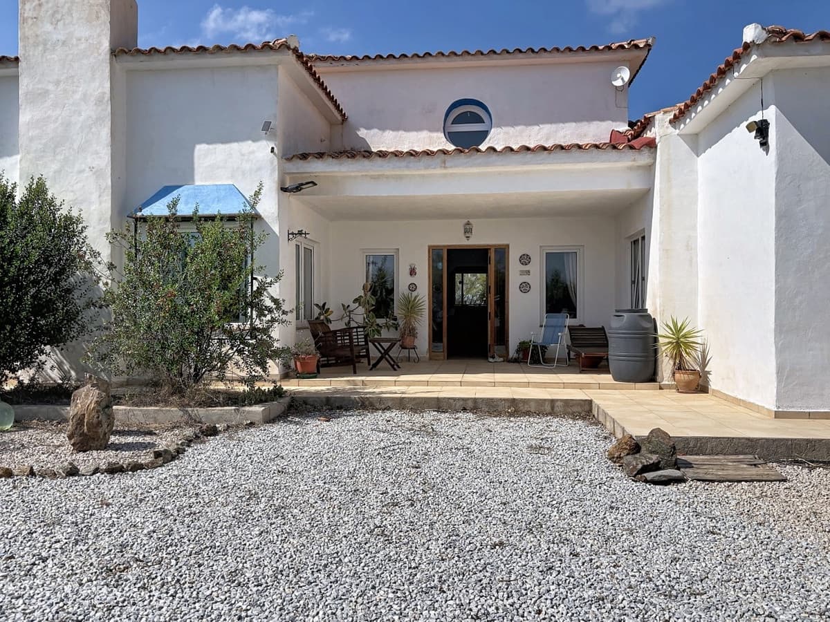 4 quarto Moradia para venda em Canillas de Aceituno com garagem - 449 000 € (Ref: 10128670)