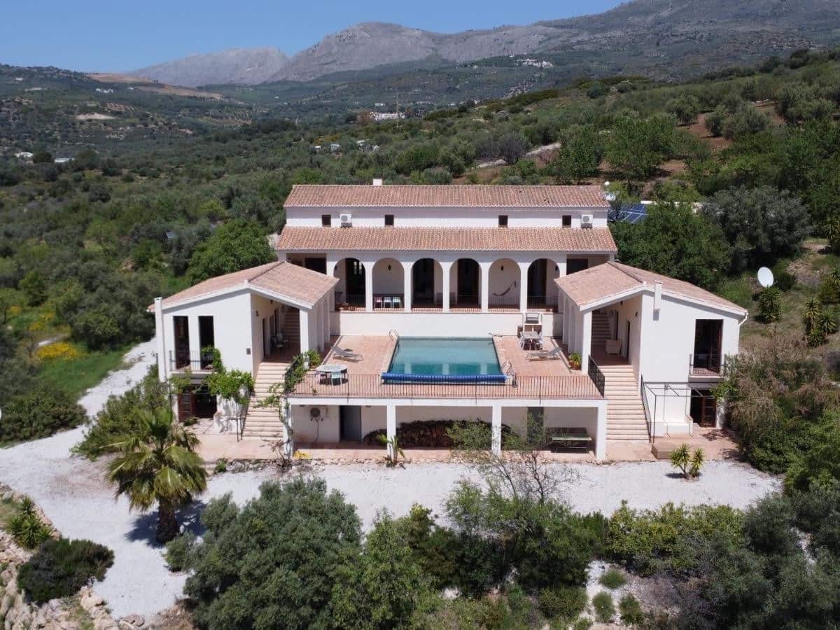 8 soverom Villa til salgs i Alcaucin med svømmebasseng garasje - € 1 250 000 (Ref: 10128671)