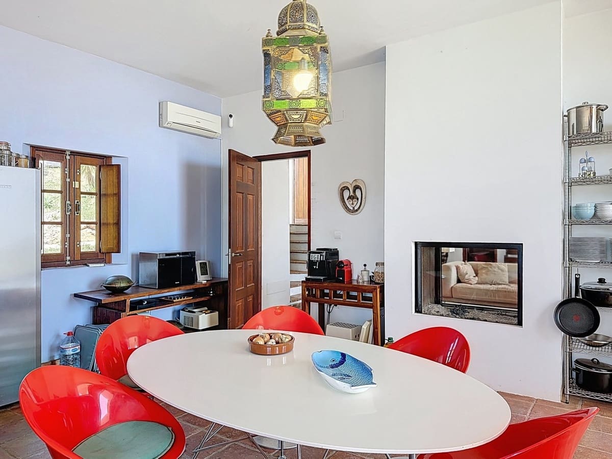 8 soverom Villa til salgs i Alcaucin med svømmebasseng garasje - € 1 250 000 (Ref: 10128671)