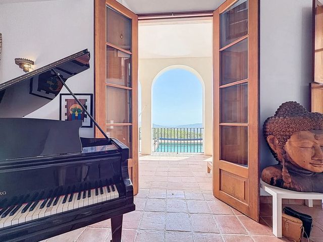 8 chambre Villa/Maison à vendre à Alcaucín avec piscine garage - 1 250 000 € (Ref: 10128671)