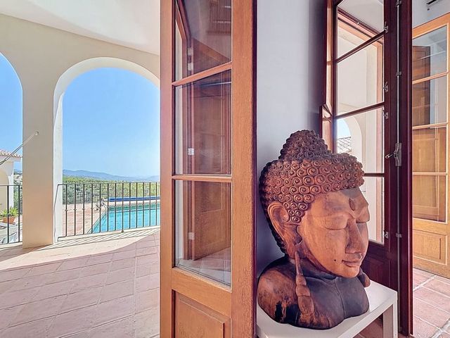 8 chambre Villa/Maison à vendre à Alcaucín avec piscine garage - 1 250 000 € (Ref: 10128671)