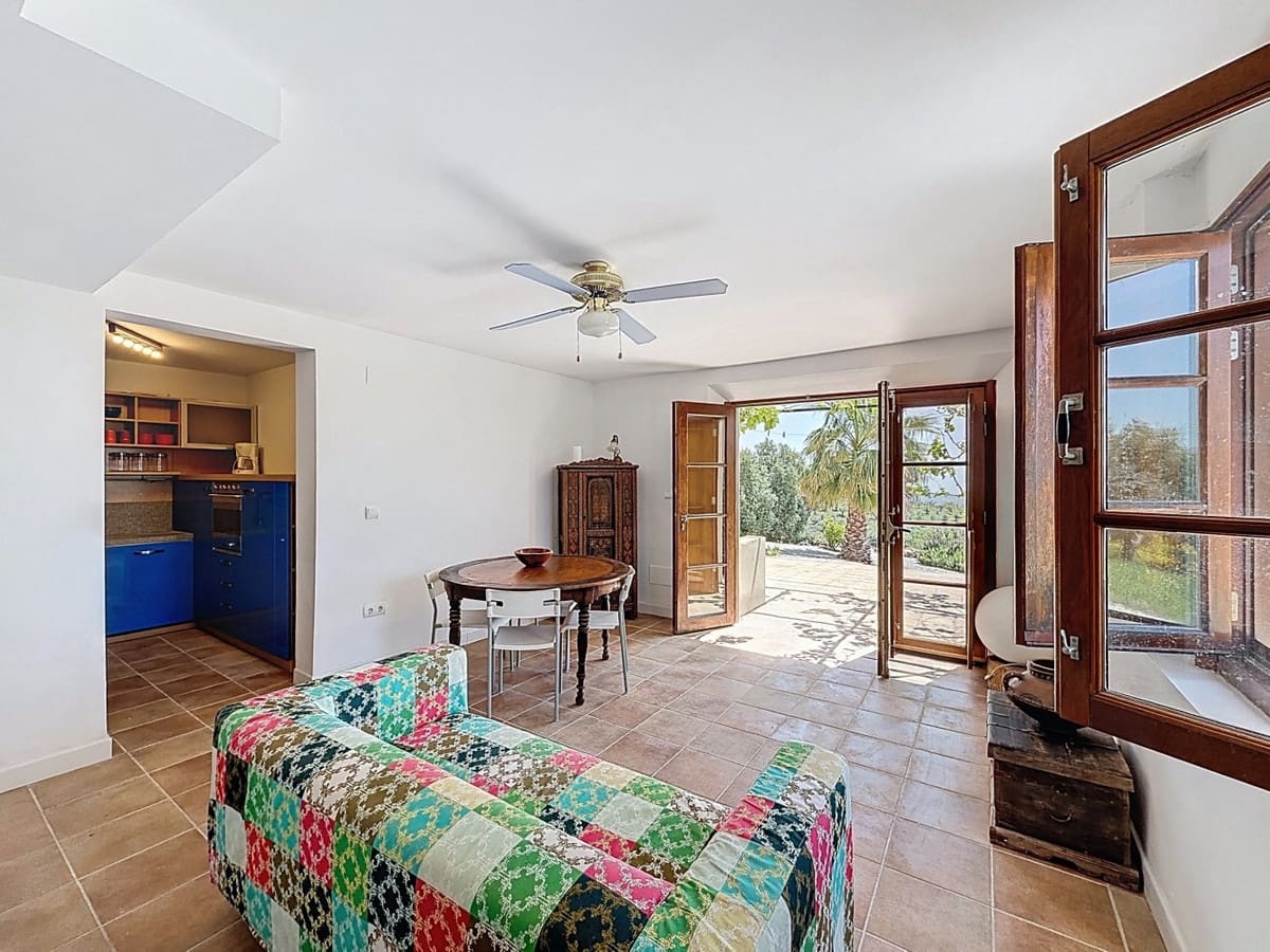 8 soverom Villa til salgs i Alcaucin med svømmebasseng garasje - € 1 250 000 (Ref: 10128671)
