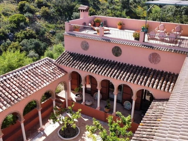 5 Zimmer Villa zu verkaufen in Comares mit Pool Garage - 1.649.500 € (Ref: 10128672)