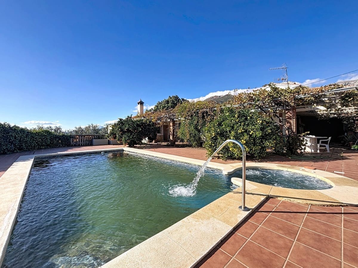 6 soverom Villa til salgs i Periana med svømmebasseng garasje - € 595 000 (Ref: 10128673)