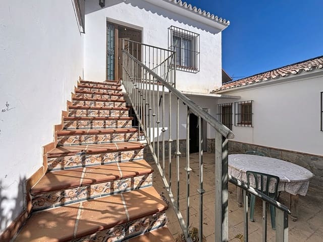 6 soverom Villa til salgs i Periana med svømmebasseng garasje - € 595 000 (Ref: 10128673)