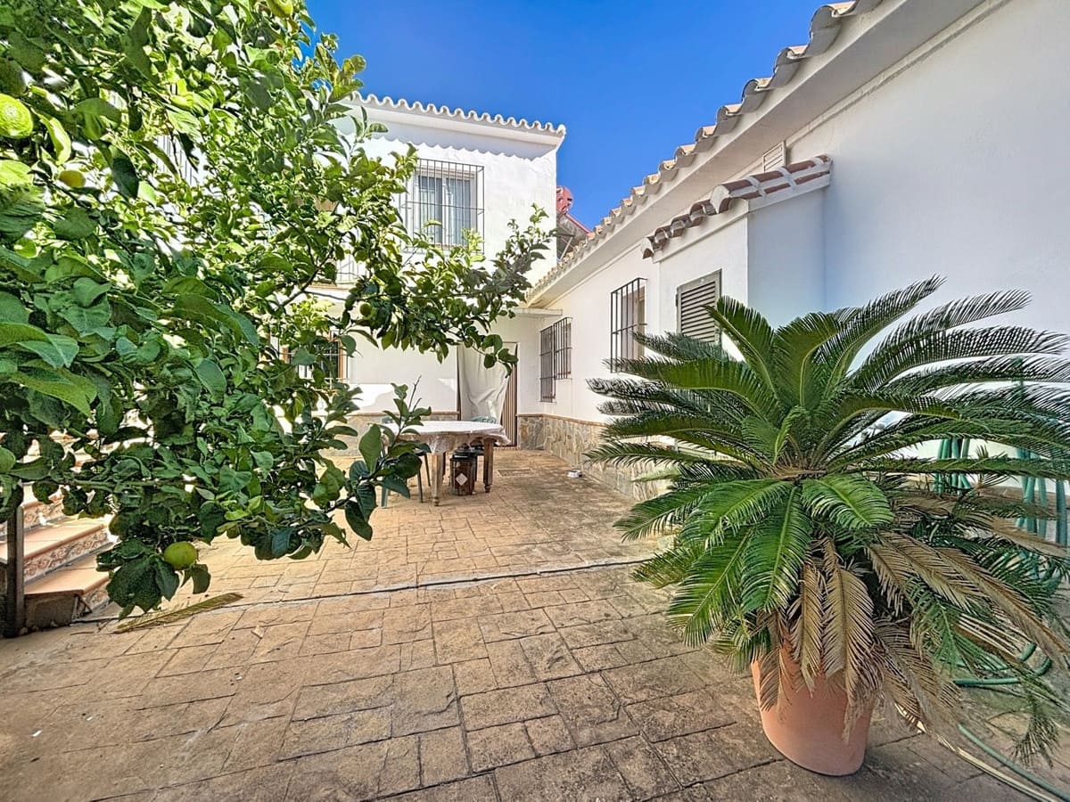 6 soverom Villa til salgs i Periana med svømmebasseng garasje - € 595 000 (Ref: 10128673)