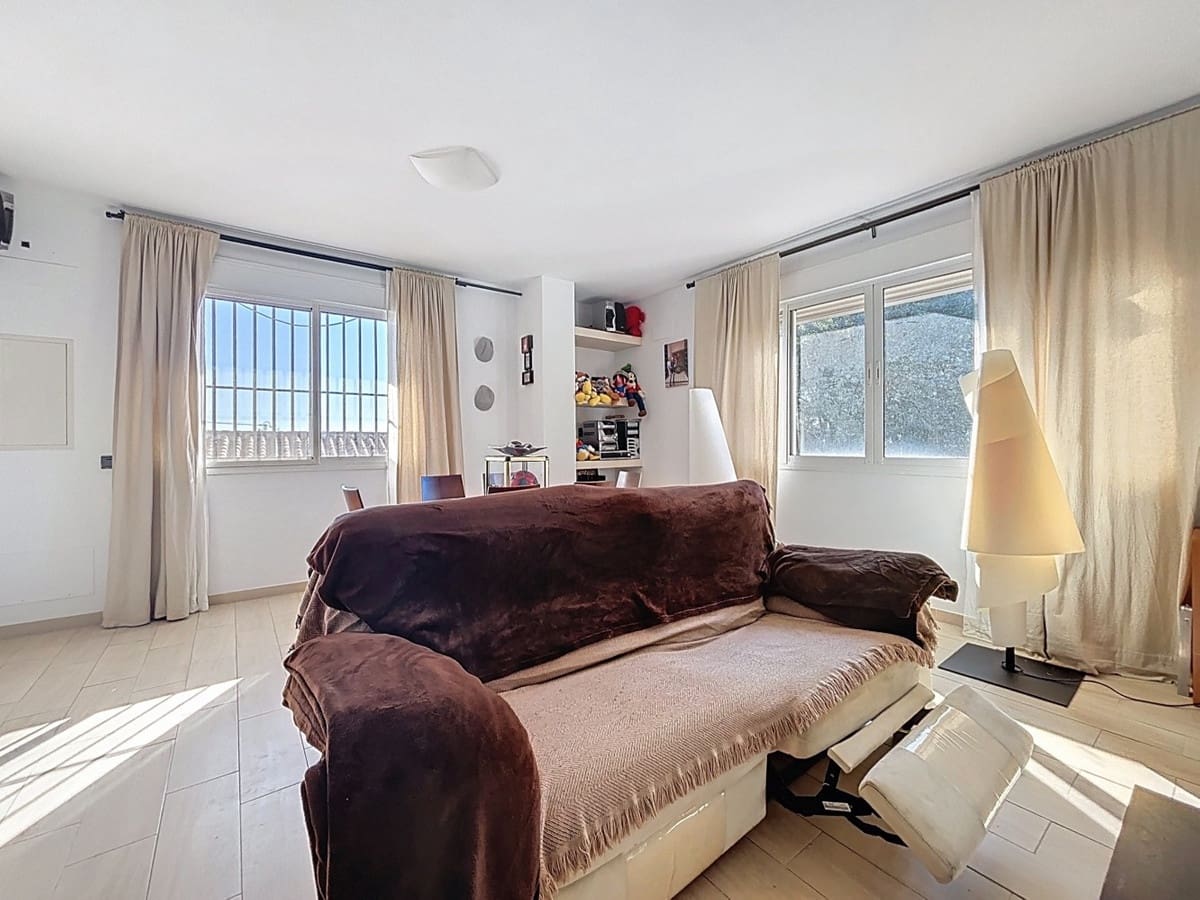 6 soverom Villa til salgs i Periana med svømmebasseng garasje - € 595 000 (Ref: 10128673)